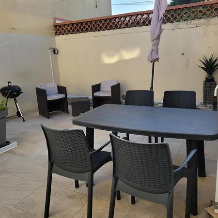 Apartamento A 2 Pas De La *