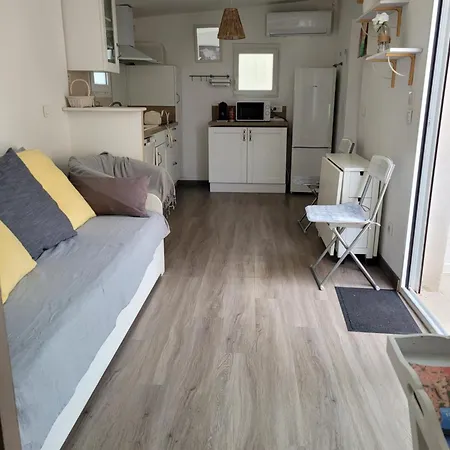 A 2 Pas De La * Fréjus